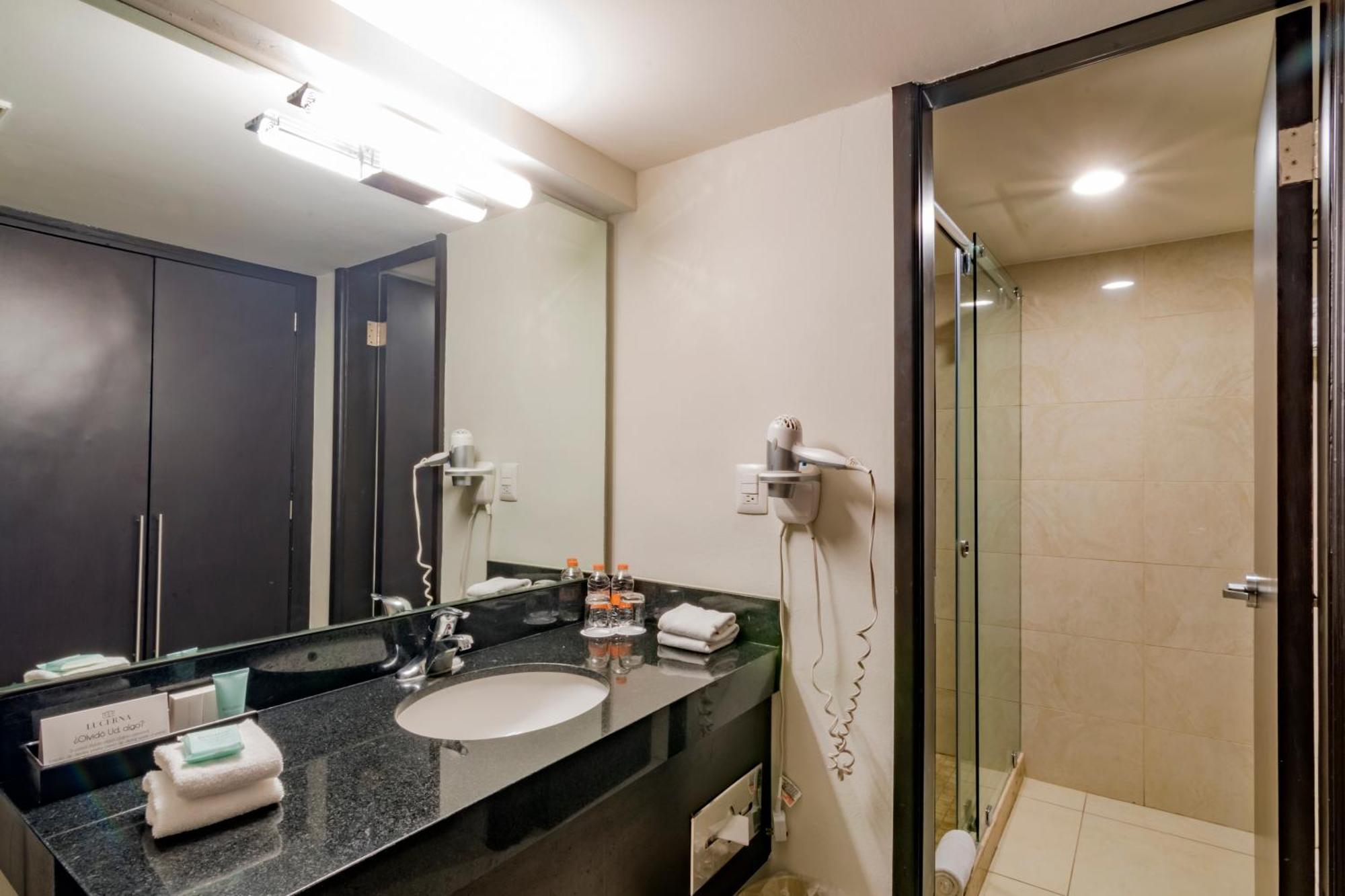 Hotel Lucerna Tijuana Esterno foto